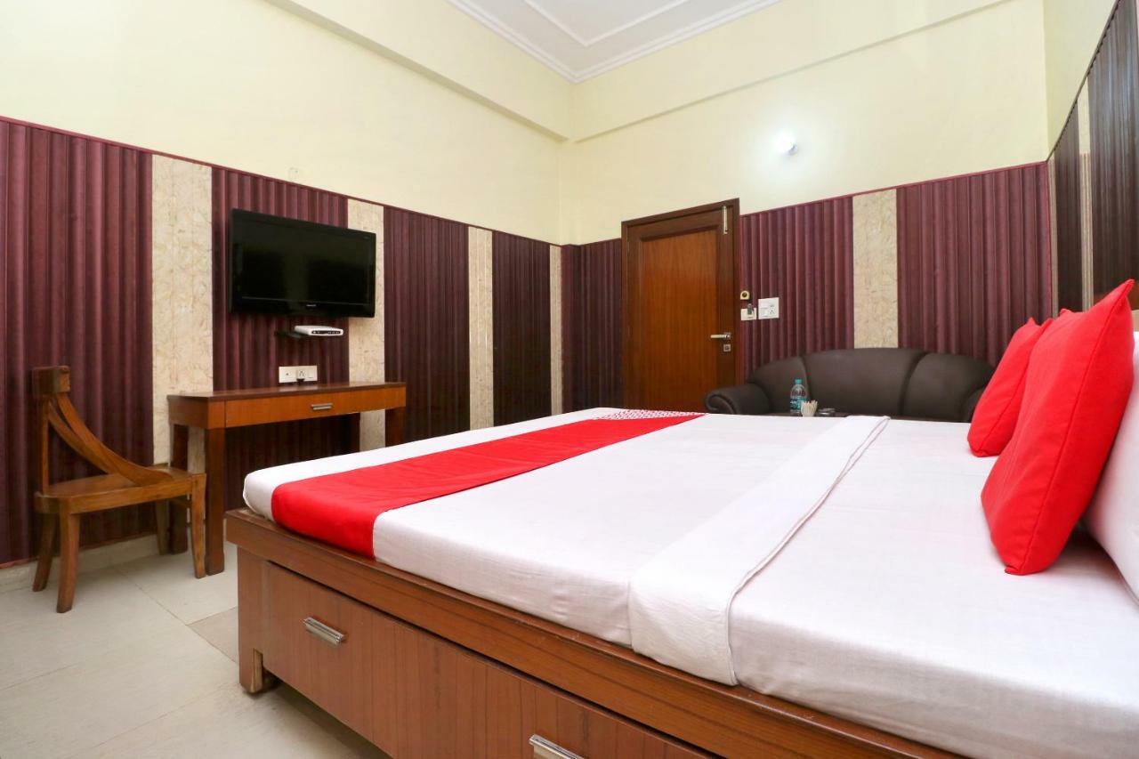 Hôtel Oyo 40699 Grand Sokhi à Tarn Taran Extérieur photo